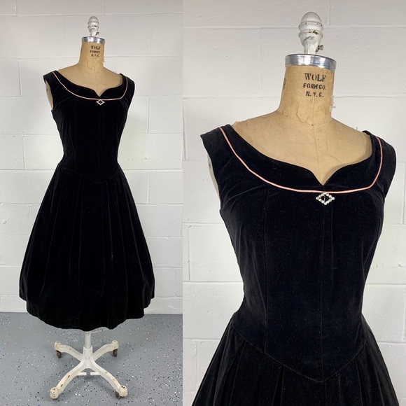 Vintage 50's Black Velveteen Cocktail Party Dress Pink Satin Trim Rhinestones 10 - Picture 4 of 11